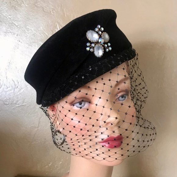 GLAMOROUS 1950s\' BLACK VELVET FELT VINTAGE HAT WITH JEWEL TRIM AND VEIL main image 5